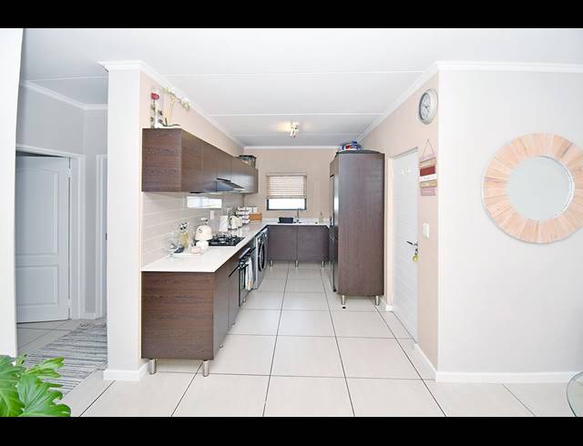 2 BEDROOM APARTMENT FOR SALE IN GREENSTONE HILL